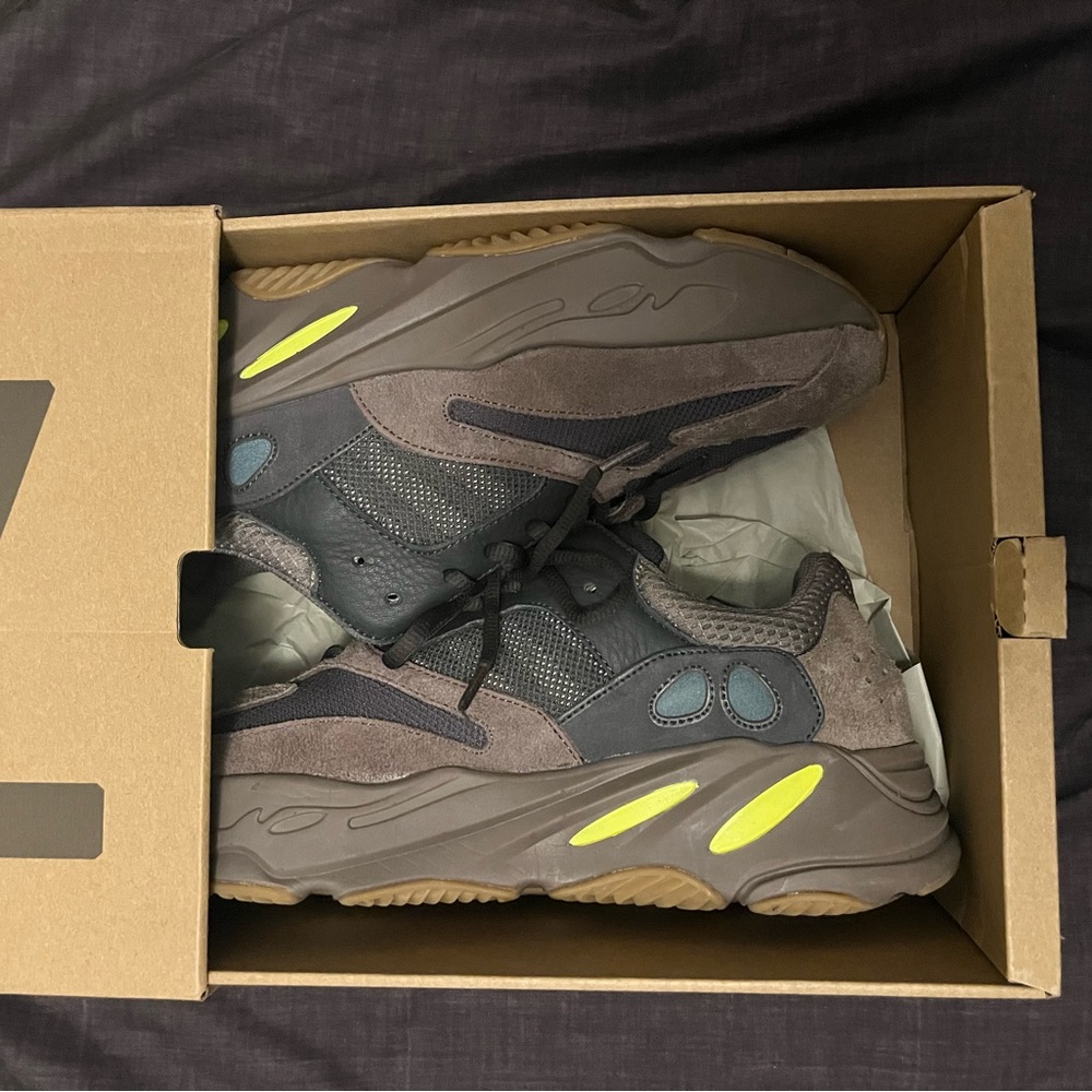 Yeezy 700